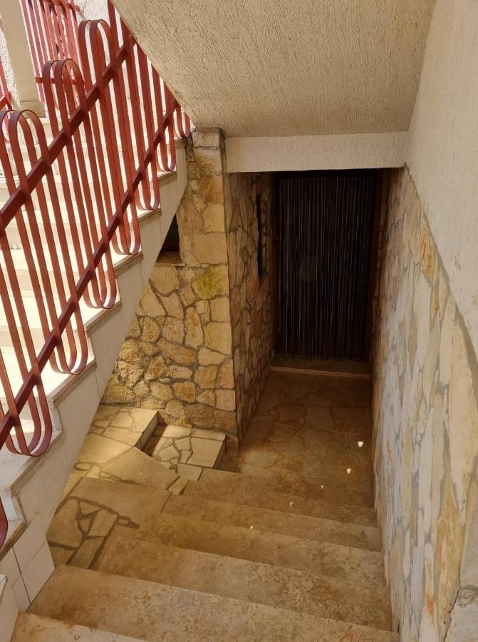 Apartments Jelena Peroj Exterior photo
